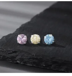 Exquises boucles d'oreilles clous en zircone colorée en argent sterling, bijoux minimalistes.