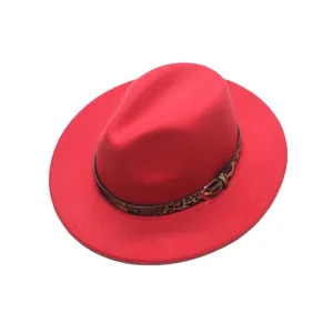 Roter Filzhut Fedora für Damen und Herren breite Krempe Jazzhut mit Leopardenmuster Gürtel