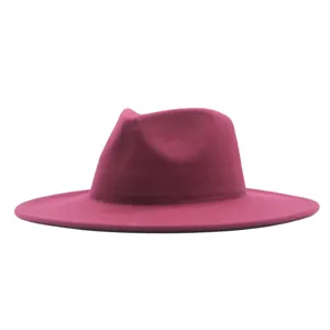 Nahaufnahme Detail des breiten flachen Krempe Wollfilz Fedora Hut, klassischer Jazz Stil.