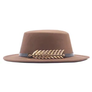 Retro britischer Stil Wolle Flachdach Fedora Hut mit Metall Fischgräten Gürtel Zubehör für Damen Herren