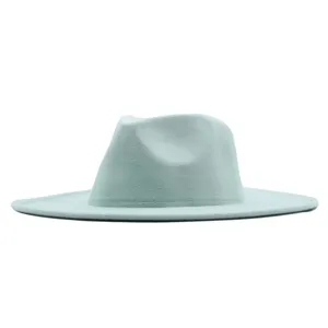 Nahaufnahme des breiten mintgrünen Woll Fedora Hutes, Herbst Winter modisches Accessoire.