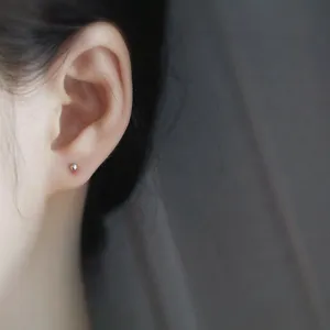 Minimalistische S999 Sterlingsilber kleine Kugel Ohrstecker fuer Damen und Herren.