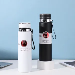Botella térmica de acero inoxidable 316 para exteriores con correa de transporte portátil.
