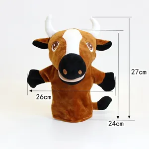 Jolie marionnette a main en peluche de vache marron avec bouche mobile, jouet animal doux.