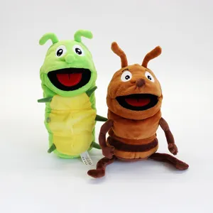 Mignon jouet de marionnette à main en peluche insecte de dessin animé avec bouche mobile.