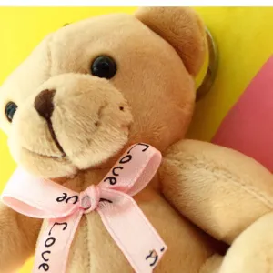 Charmant porte-clés en peluche ourson, joli pendentif de sac duveteux avec nœud ruban rose.