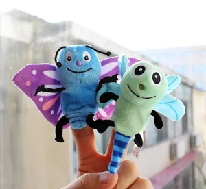 Joli ensemble de marionnettes à doigt en peluche insecte, papillon et libellule pour enfants.