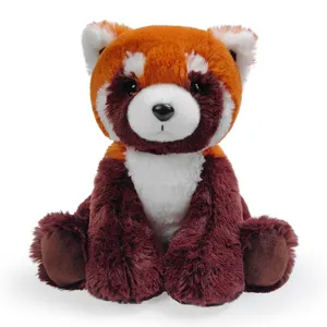 Vue détaillée d'une adorable peluche panda roux assis, jouet animal sauvage doux et mignon.