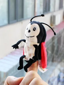 Joli jouet en peluche marionnette à doigt coccinelle pour éducation précoce des enfants