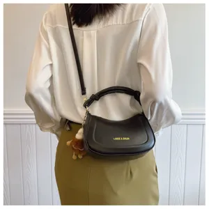 Sac à bandoulière croissant unicolore minimaliste femme sac porté épaule chic tendance