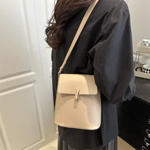 Chic minimalist shoulder bag for women, stylish faux leather commuting flap bag, spring new.