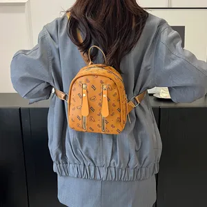 Chic petit sac à dos pour femme, élégant mini sac imprimé ours en cuir synthétique chic.