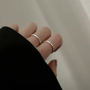 Minimalistischer 999 Silber Ring fuer Damen, japanisches Design schicker Luxus Schmuck.