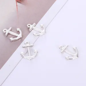 Silberne Anker Anhänger Detailaufnahme, perfekt für DIY Halsketten und handgemachte Schmuck.