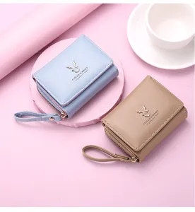 Femme court portefeuille en cuir PU à trois volets mini porte-carte mignon avec dragonne cerf.