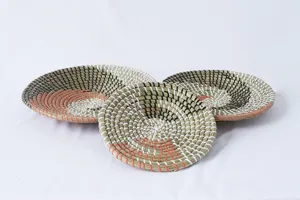 Set di 3 piatti decorativi da parete intrecciati a mano, ciotole sospese in erba palustre tricolore.