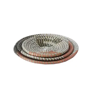Set di piatti decorativi in paglia intrecciata, design a spirale minimalista moderno casa.
