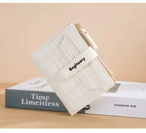 Details of white crocodile pattern short wallet with card slots, zipper coin pocket, stylish.