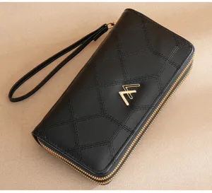 Elegante schwarze Damen Langbörse mit Steppdesign, Doppel-Reißverschluss und Handschlaufe.