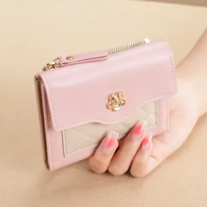Portefeuille Court Matelassé en Cuir PU pour Femmes Avec Bouton Fleur de Camélia Porte-Monnaie Multi-Slot Porte-Cartes à Fermeture Éclair Petit Portefeuille