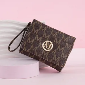 Portefeuille Court Femme Mode Imprimé Lettre M Pliable en Trois Porte-Cartes Cuir PU Avec Dragonne Porte-Monnaie Zippé Rétro