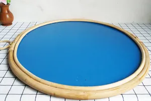 Specchio decorativo rotondo in vimini con finitura blu ideale per soggiorno corridoio e camera.