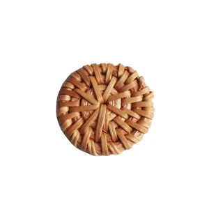 Handgemaakte ronde rattan geweven knop bedel, natuurlijk stro materiaal voor DIY sieraden.