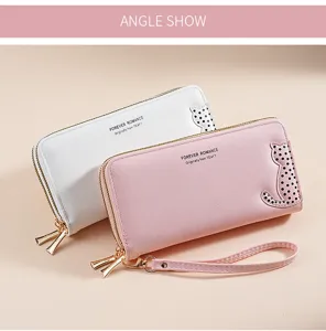 Detail view of the stylish PU leather long wallet with cute cat pattern and secure zipper.