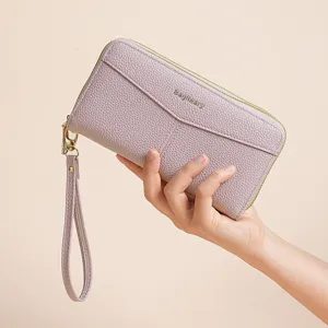 Elegante portafoglio lungo da donna con cinturino, pochette morbida in pelle PU viola chiaro.
