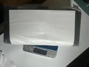 Detailansicht Damen Geldbörse, schwarz, langlebiges Material, praktische Fächer für Karten.