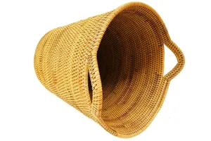 Panier à linge en rotin tressé corbeille de rangement vue détaillée texture naturelle.