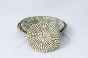 Piatto decorativo appendibile in fibra di alghe marine intrecciate per pareti.