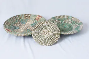 Set di tre piatti decorativi da parete in erba palustre intrecciata a mano stile boho