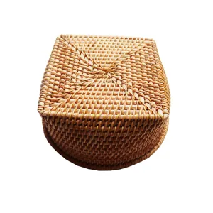 Panier de rangement en rotin artisanal, design rond et carre unique, corbeille de fruit naturelle.