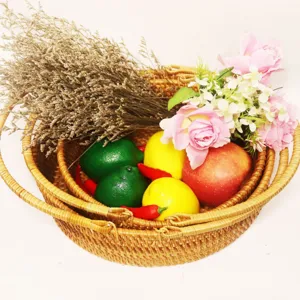 European pastoral style rattan woven fruit basket, oval portable snack storage organizer.