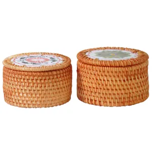 Scatola di immagazzinaggio in rattan intrecciato a mano con coperchio per te e dolci