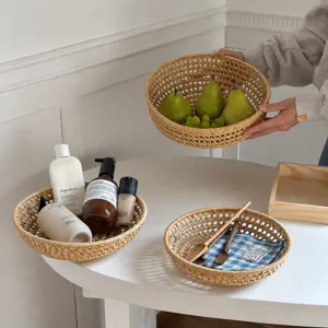 Cestino portaoggetti in rattan intrecciato a mano, vassoio per frutta cavo e organizzatore snack.
