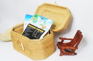Handmade rattan storage box with lid, multi-sided woven organizer for jewelry and cosmetics.