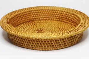 Handmade round rattan woven tray, natural wicker decorative storage basket for snacks and fruit.