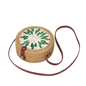 Runde Rattan Umhängetasche mit Muschel Blumen Muster, vintage Stroh Schultertasche für Damen