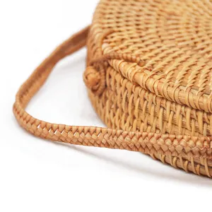 Handgemaakte ronde rassen geweven crossbody tas, natuurlijke stro vakantie handtas voor dames.