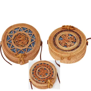 Sac bandoulière rond en rotin vintage pour femme, sac porté épaule tissé bohème avec doublure.