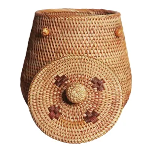 Handgefertigter Rattan Teekuchen Aufbewahrungskorb, natur gewebte Teedose mit Deckel.