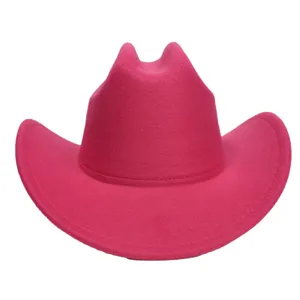 Roze wolvilt cowboyhoed detail, gebogen rand close-up, trendy winterhoed stijl.