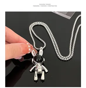 Collier pendentif lapin mécanique argenté hip-hop bijoux tendance accessoire couple