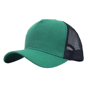 Gedetailleerd uitzicht op ademende groen-zwarte mesh honkbalpet voor de zomer.