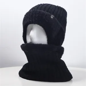 Winter thermische Strickmuetze und Schal Set fuer aeltere Personen, dick gefuettert.