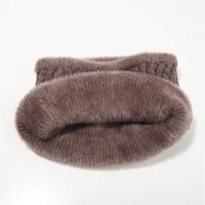 Verdickte warme Pluesch Strickwintermuetze fuer aeltere Menschen, weiche Thermomuetze.