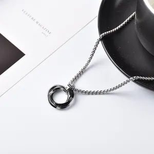 Collar con colgante de tres anillos entrelazados de acero de titanio para hombre joyería hip hop