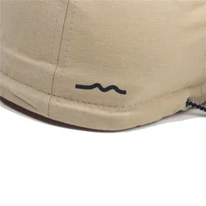 Detail vintage kaki korte klep pet, zachte kroon streetwear hoed voor heren en dames.